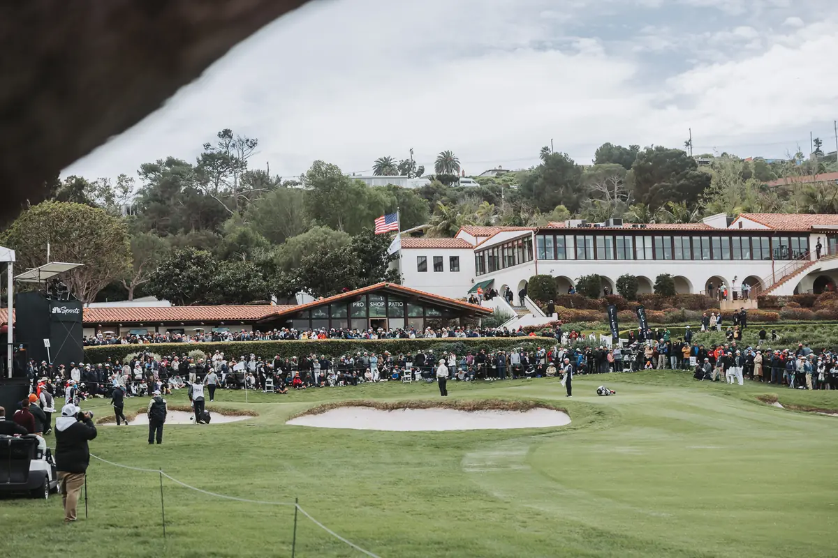 The full hillside above the 18th at Palos Verdes Golf Club covered in spectators for the finish